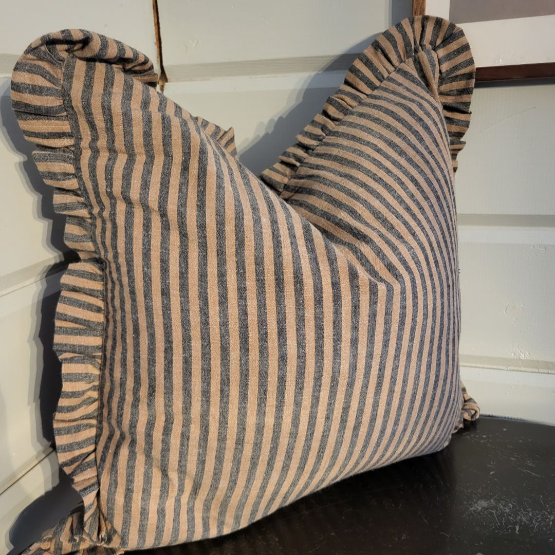 Kuddfodral randigt brunt/svart