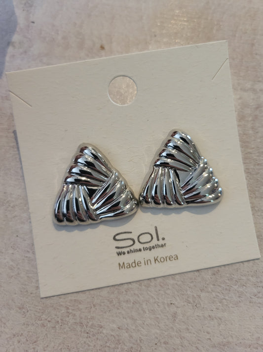 Öronhängen i silver (triangel)