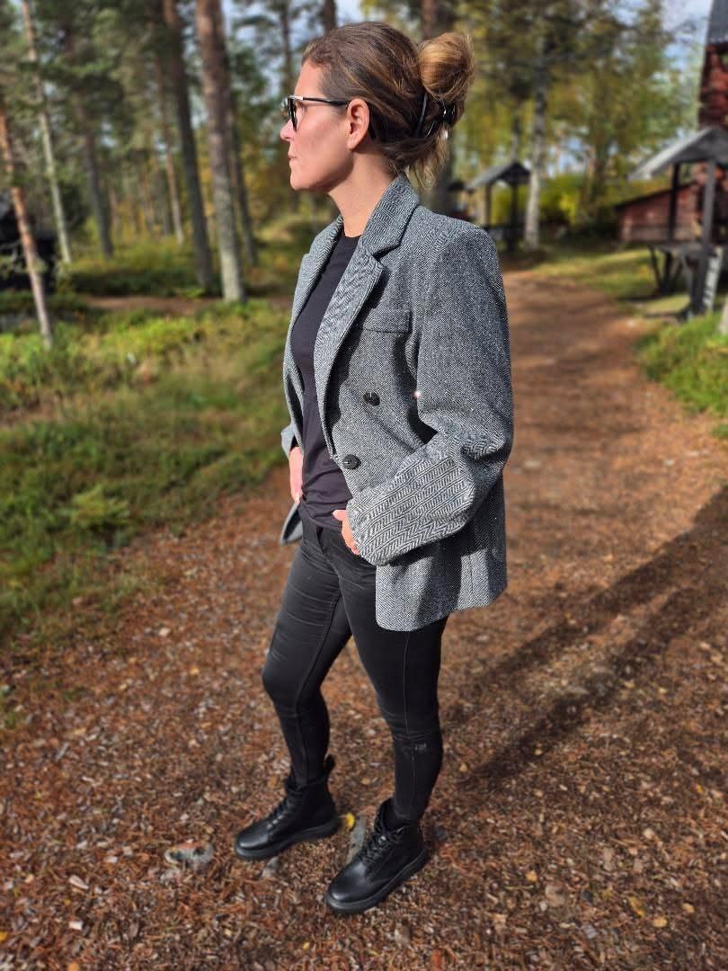 Kavaj grå